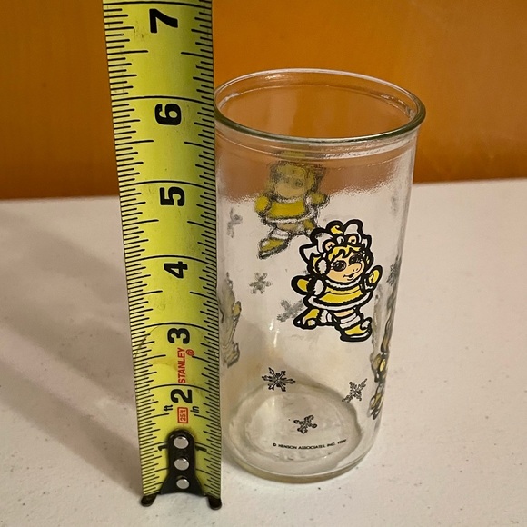 Vintage 80s SnowFlake Christmas Miss Piggy Glass Cup Henson Associates - Picture 8 of 8